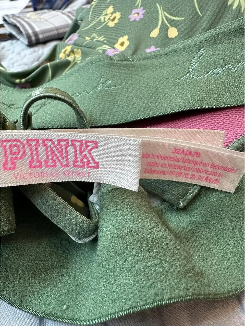 32A Victoria's Secret PINK Wear Everywhere Wireless Lightly Lined Bra green